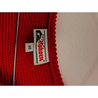 Dirndl Blusen und rote Strickjacke 3