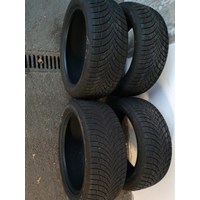 4 Winterreifen Momo 225/45 R17 (wie neu) 3