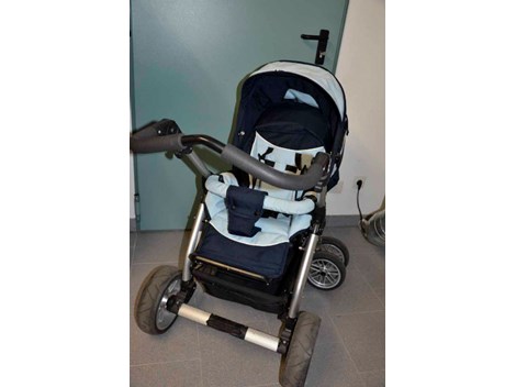 Kinderwagen Hercules blau/robust mit Breitreifen Kinderwagen Hercules blau/robust mit Breitreifen