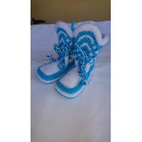 Handgestrickte Babypatschlan Babysocken aus Wolle 2