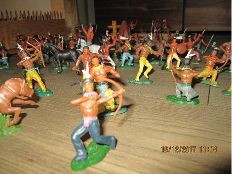 alte Cowboy+Indianerfiguren alte Cowboy+Indianerfiguren