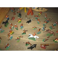 alte Cowboy+Indianerfiguren 2
