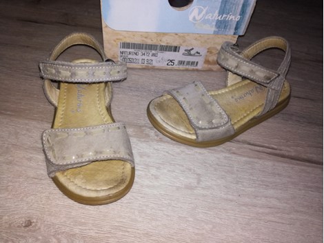 Kindersandalen Gr. 25 Marke NATURINO Kindersandalen Gr. 25 Marke NATURINO