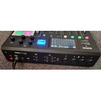 RODECASTER PRO Podcast Studio/Mixer 2