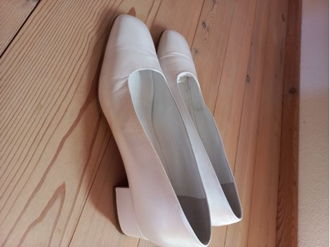 Brautschuhe günstig abzugeben Brautschuhe günstig abzugeben