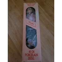Sammlerstück - NEUE Porzellan-Puppe von 1988 3