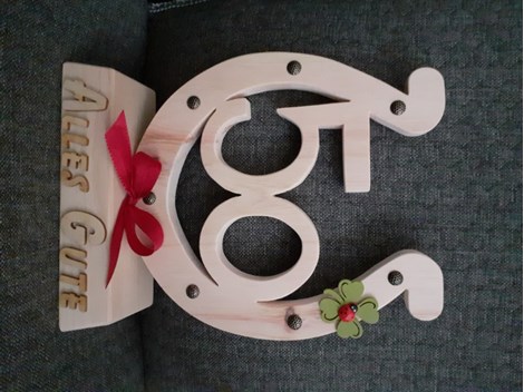 Hufeisen zum Geburtstag verschiedene Jahreszahlen. Hufeisen zum Geburtstag verschiedene Jahreszahlen.