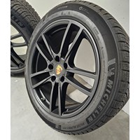 4 Originale Porsche Cayenne Felgen mit Winterreife 3