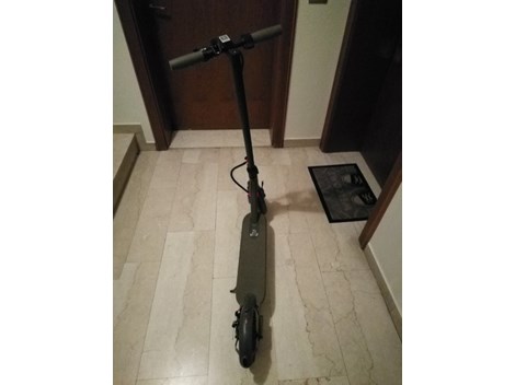 E-Roller/monopattino E-Roller/monopattino