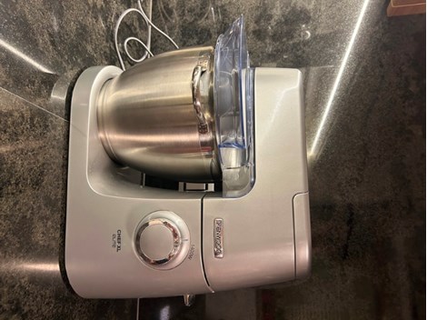Knetmaschine Kenwood + Nudelaufsatz