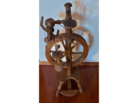 Altes Bauernspinnrad zu verkaufen